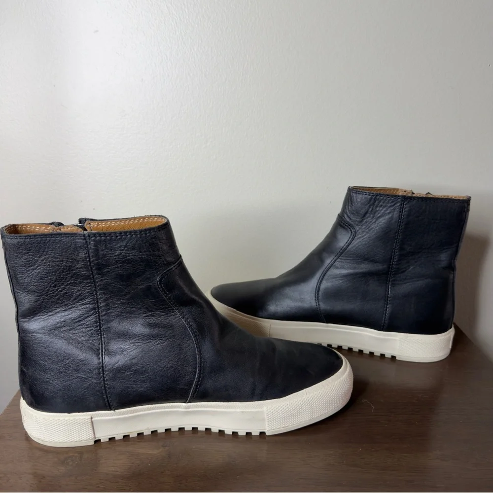 Frye Gia Lug Black Leather Zip Ankle Boots Sz 9.5 Womens